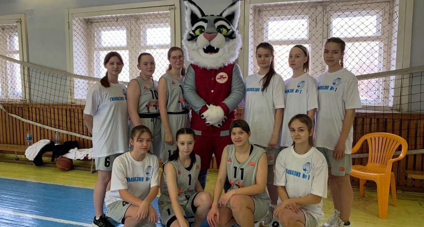 Кирово-чепецкие баскетболистки стали призерами областных соревнований