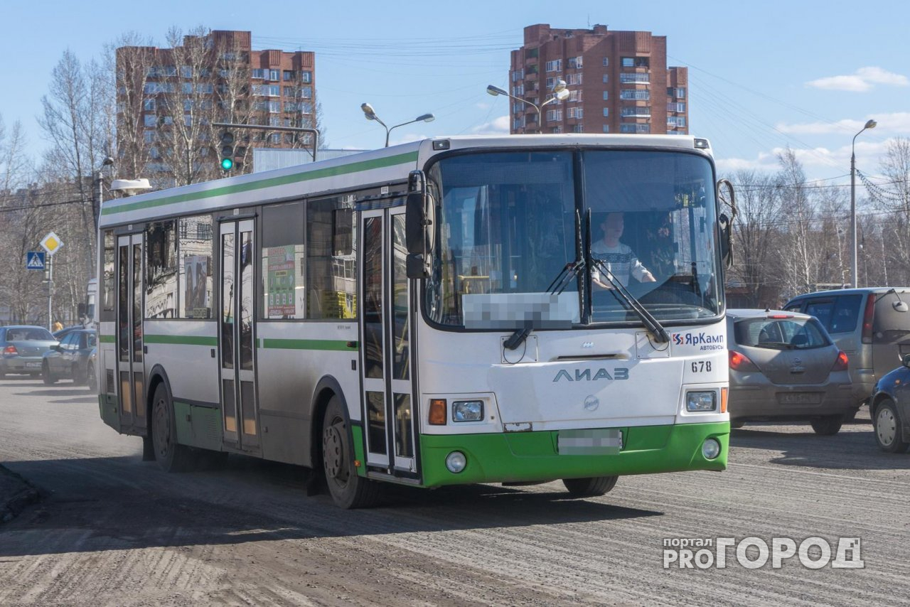 В Чепецке пассажир упал в автобусе во время движения и получил травмы