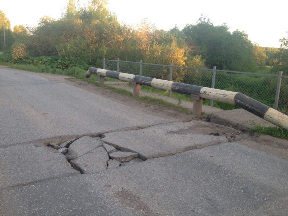 В Кирово-Чепецком районе разрушается мост