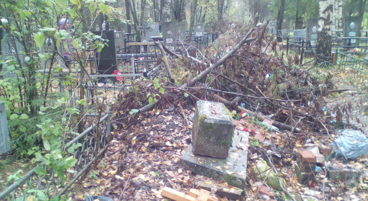 "Грязно и нет воды": чепчане пожаловались на ужасное состояние кладбищ