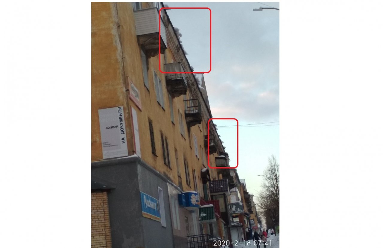 "Трагедии не избежать": чепчане жалуются на неочищенные крыши в центре города