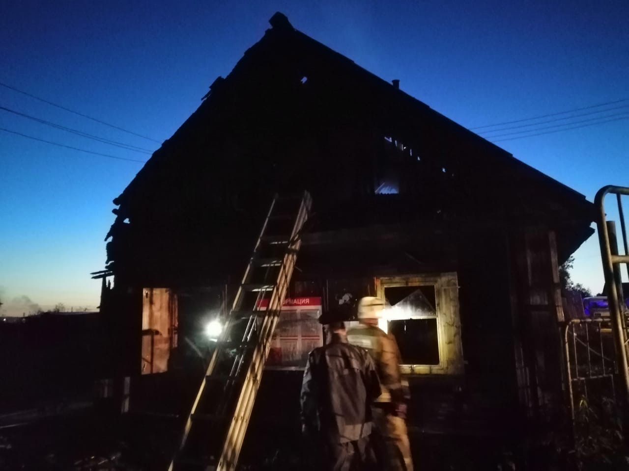 В Чепецке сгорел дом администрации в садах: рассматривается версия поджога