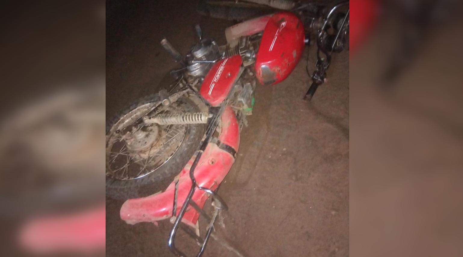 В Чепецке мотоциклист-бесправник въехал в опору теплотрассы и попал в больницу
