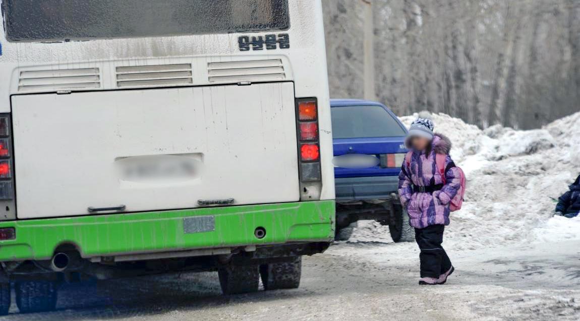 Путин подписал закон о запрете высаживать детей из транспорта без билетов