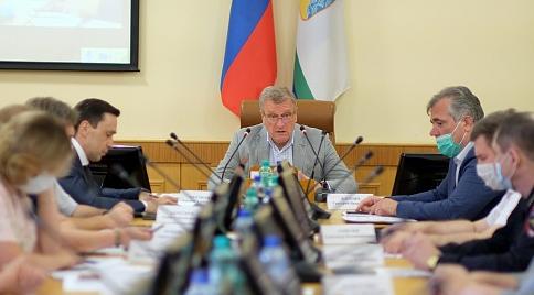 В правительстве Кировской области прошло заседание оперштаба по предупреждению COVID-19