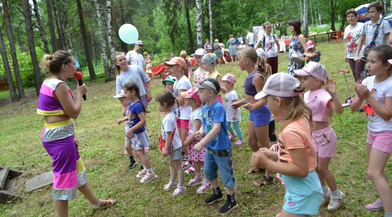 В Кирово-Чепецке в День молодежи прошли праздничные гуляния с фейерверком: фотоподборка