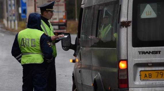 «Не пристегиваются»: в ГИБДД Чепецка рассказали о нарушениях водителей такси и авто