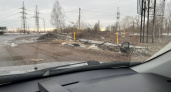 В Кирово-Чепецке водитель BMW снес дорожные знаки и въехал в опору ЛЭП