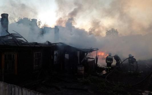 За сутки в Кирово-Чепецком районе сгорело два садовых дома