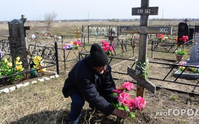 В Кировской области мужчина надругался над 40 могилами